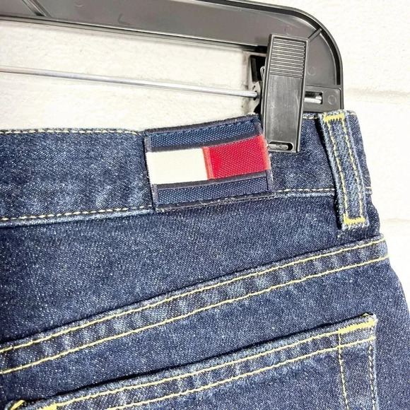 Vintage Tommy Hilfiger Tommy Jeans Mid Rise Jean Shorts Juniors Size 7 - Picture 4 of 5